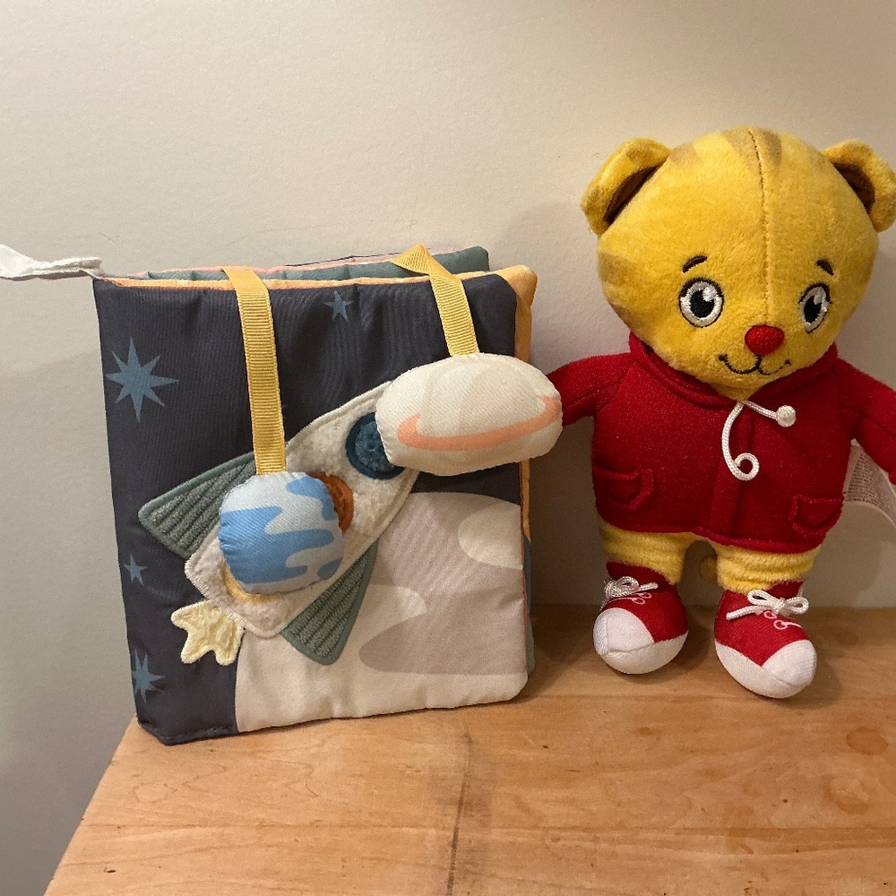 Cloud Island Baby Interactive tactile Book/Sensory Fabric Daniel Tiger Plush